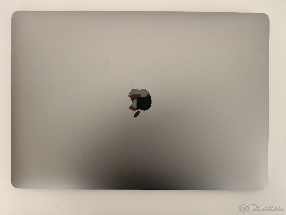 MacBook Pro 15 2017 | i7 • 16GB • 256GB - 6