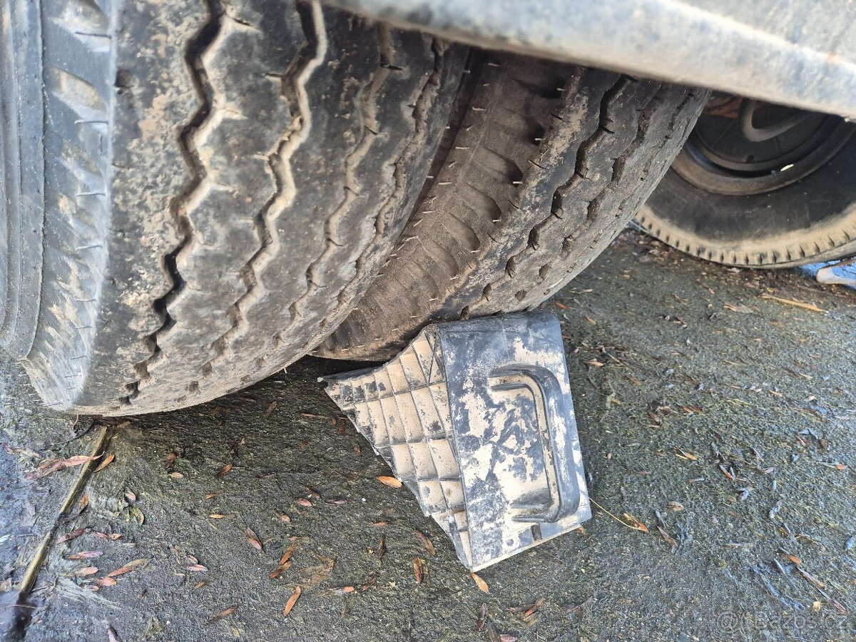 Traktorový návěs na krmné směsi - 6