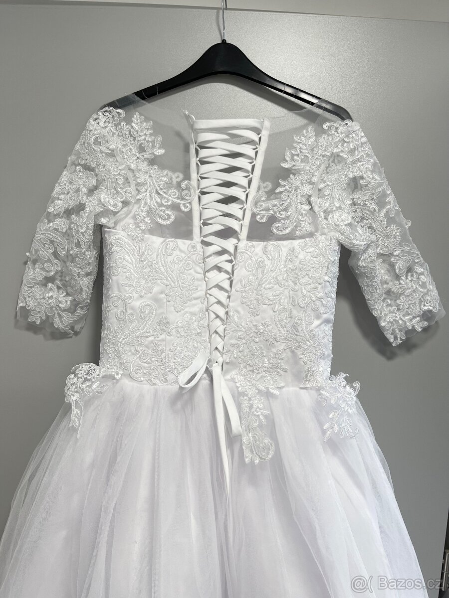 Svatební šaty s krajkou - 6