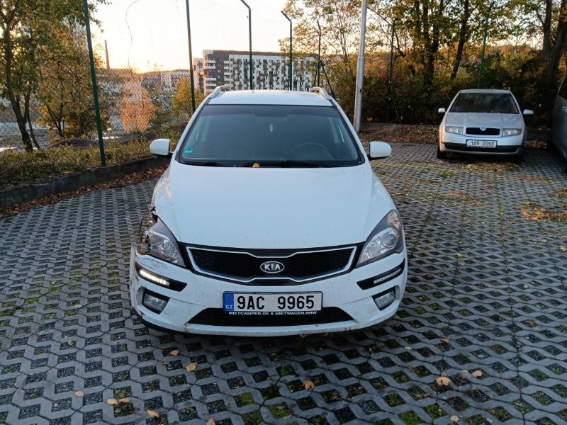 Na díly celý auto KIA CEED 1,4 Benzín - 6