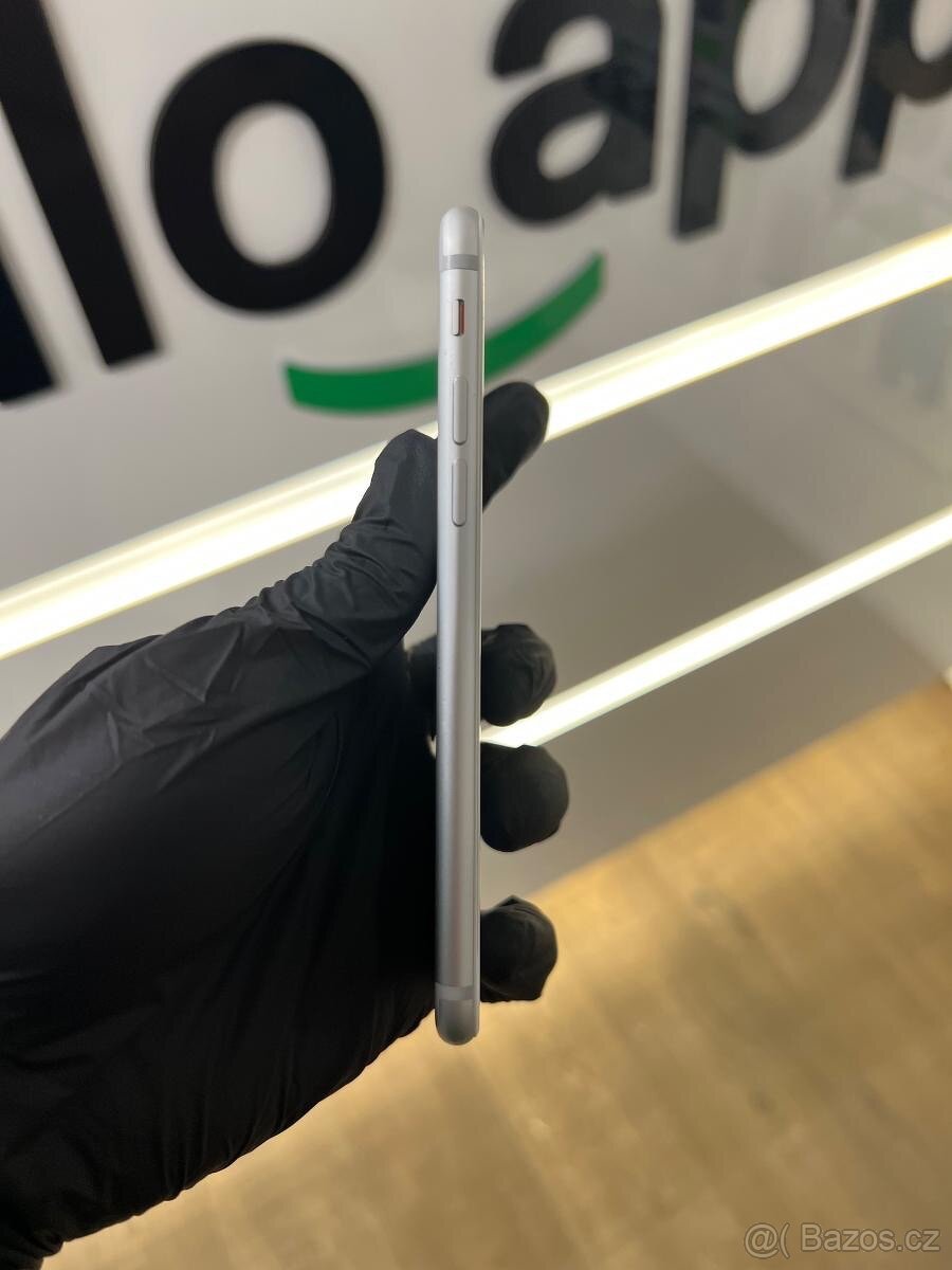 Apple iPhone 7 32GB Silver - 6