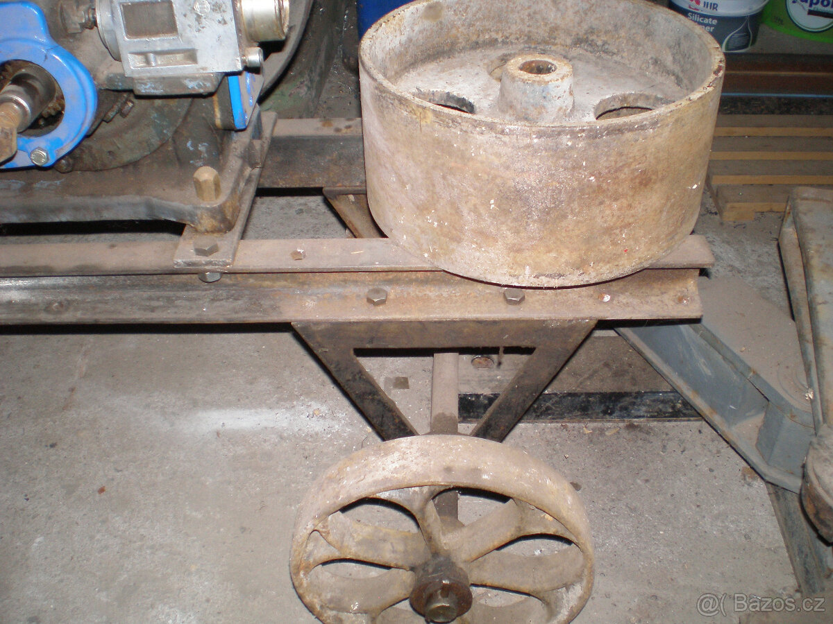 stabilní motor Sendlink,podvozek Benz - 6