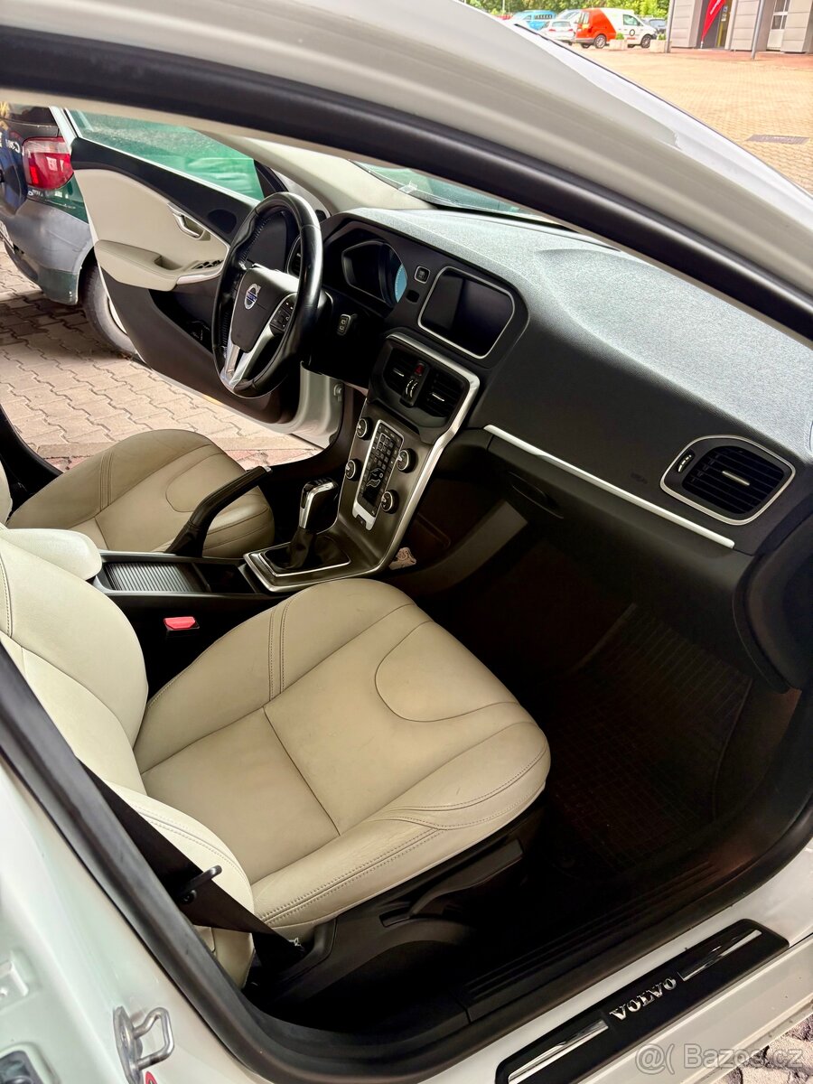 Volvo V40, 2,0d - 140kw - 6