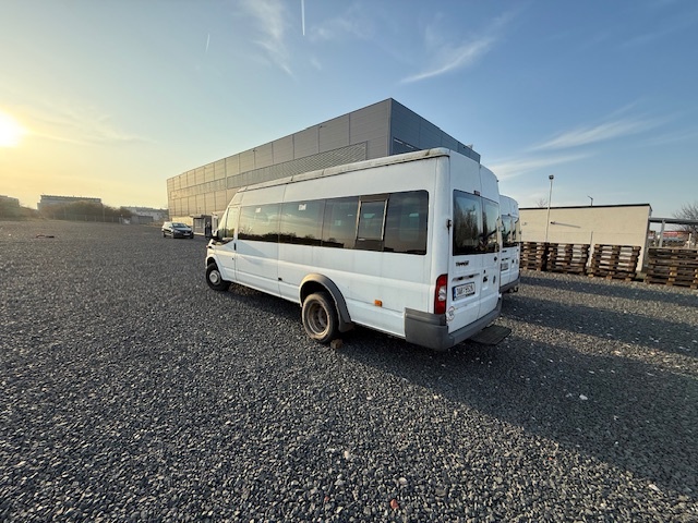 Ford Transit Trend 2.4tdi 17míst - 6