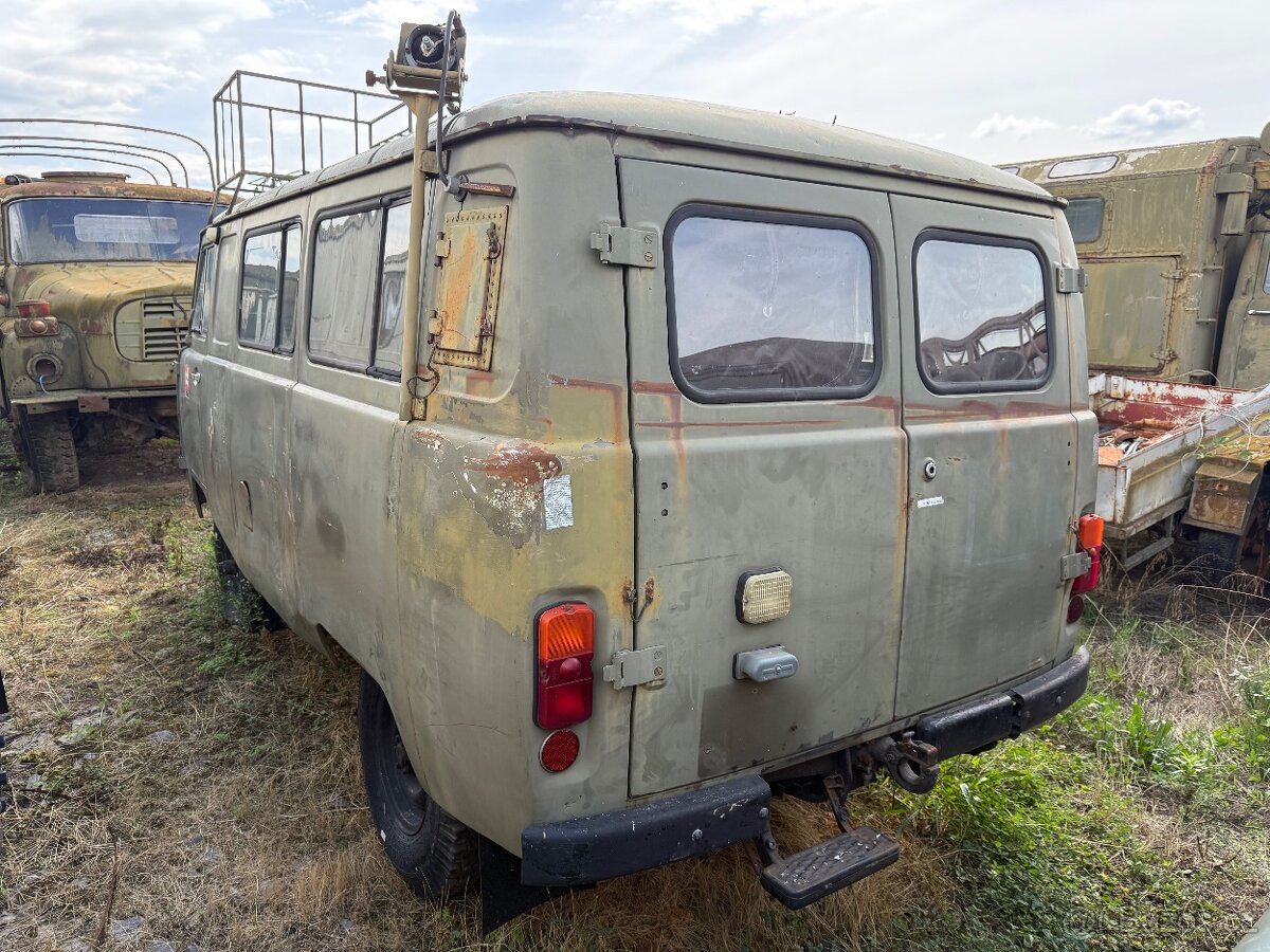 Gaz 69 / UAZ 452 - 6