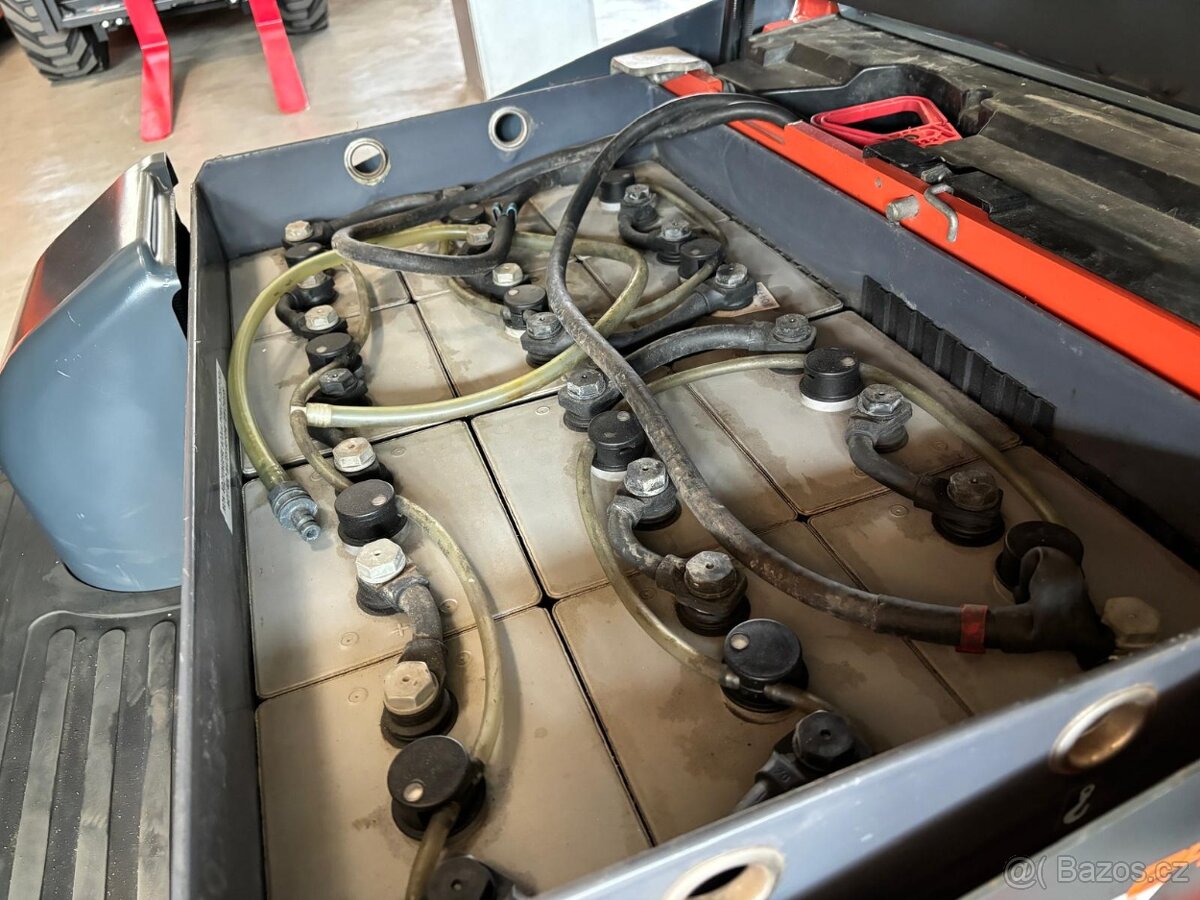 3-kolový vysokozdvižný vozík Toyota, 1500 kg, 3,3 m - 6