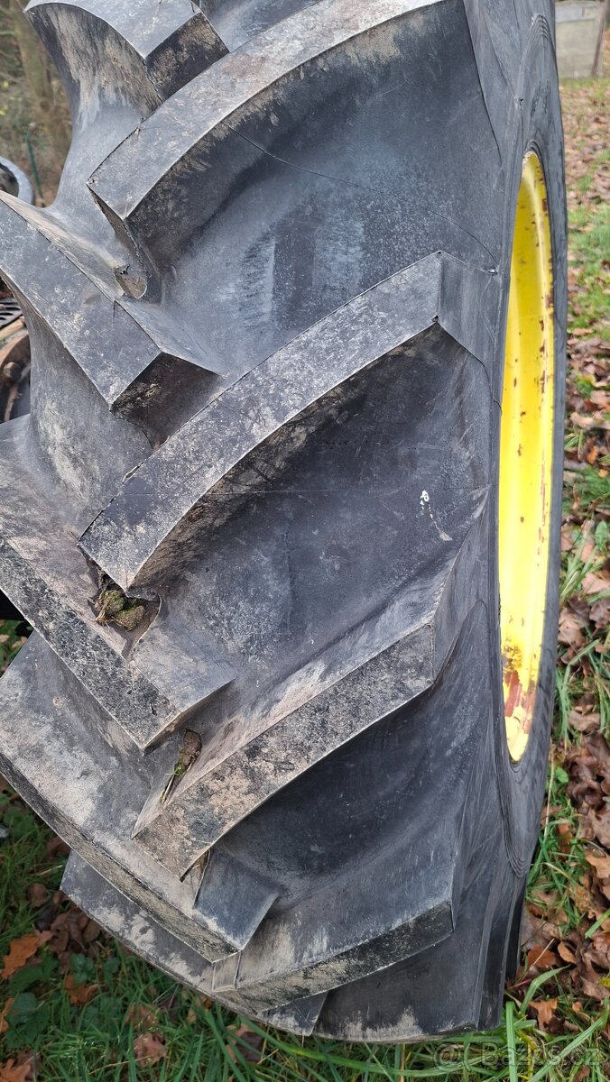 Zetor kompletní kola 16,9 - 30 - 6