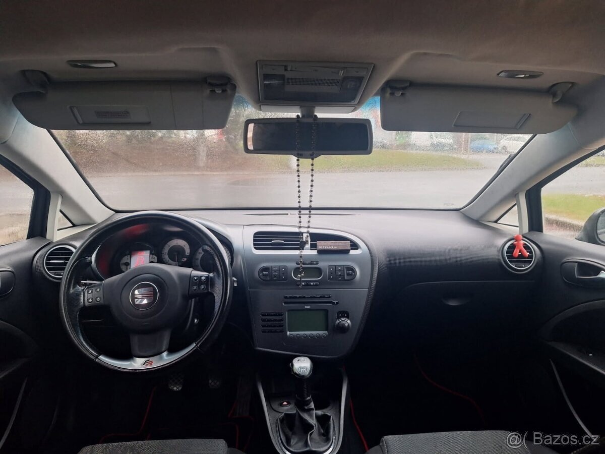 Seat leon FR 2.0tdi 125kw rok 2007 nová stk - 6