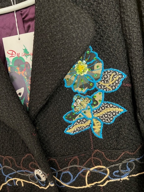 Dámský černý kabát s výšivkami, NOVÝ, vel.L - 6