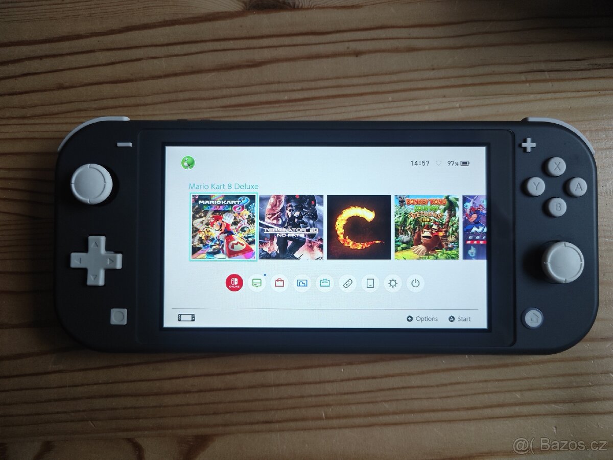 Čipovaný Nintendo Switch Lite - 6