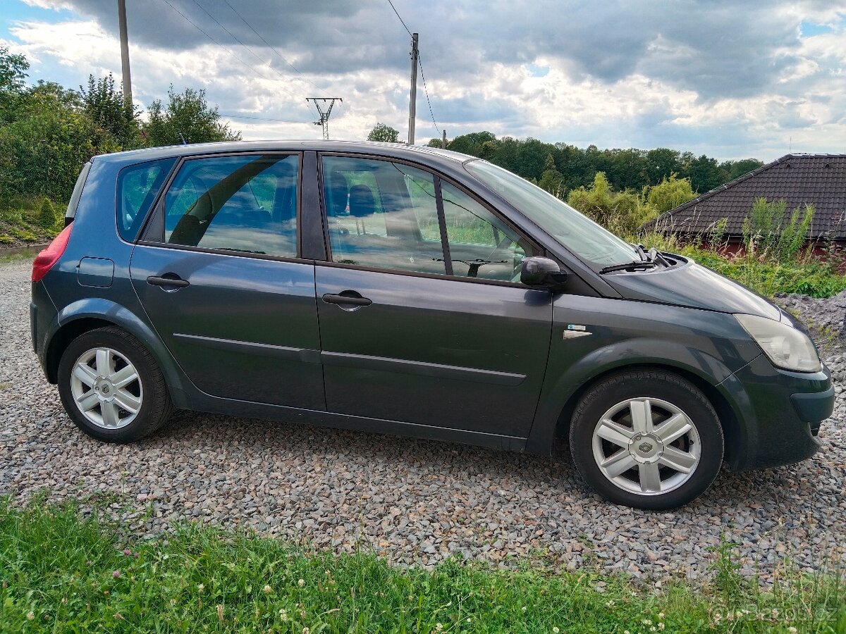 Renault Scenik 1.5 dci, rok 2008 - 6