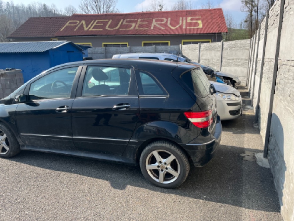 Mercedes Benz B - class W245 - 6