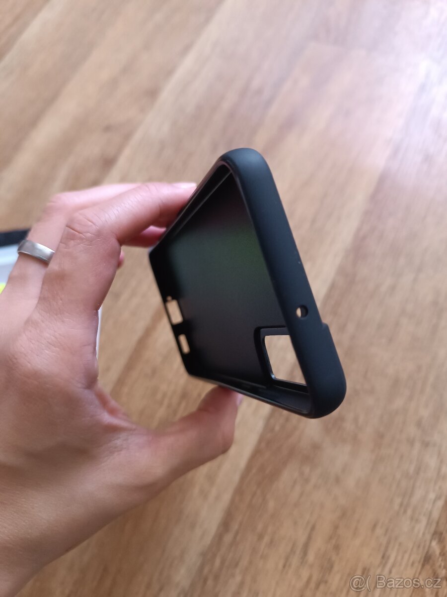 Kryt RSTTY pro Samsung Galaxy S22 - 6