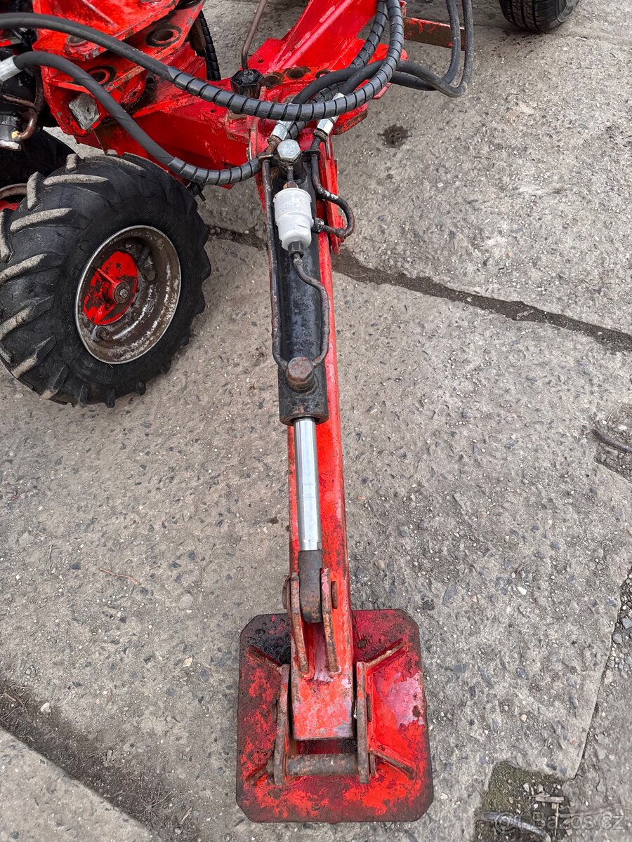 Minibagr Ryan R600 - 6