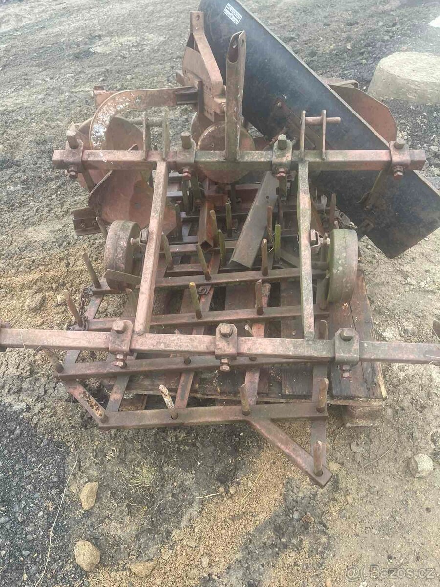 Prodám traktor BELORUS 082,mozne dokoupit příslušenství. - 6