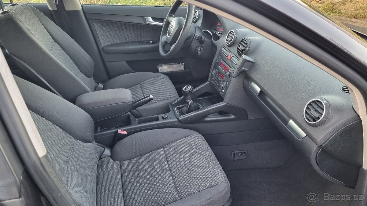 AUDI A3 SPORTBACK 1.6 BENZÍN - 6