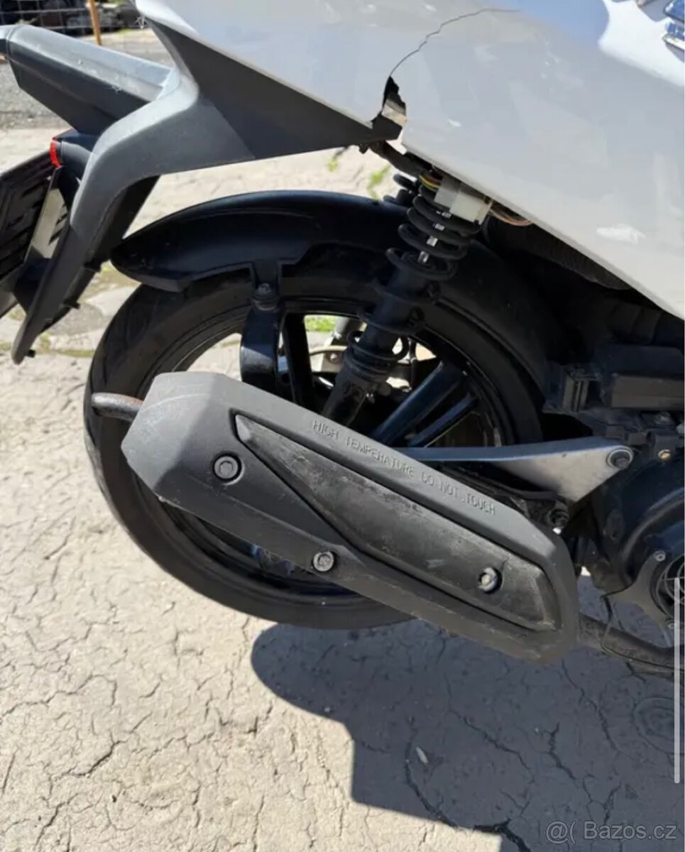 Peugeot Tweet 125 r. 2014 - 6