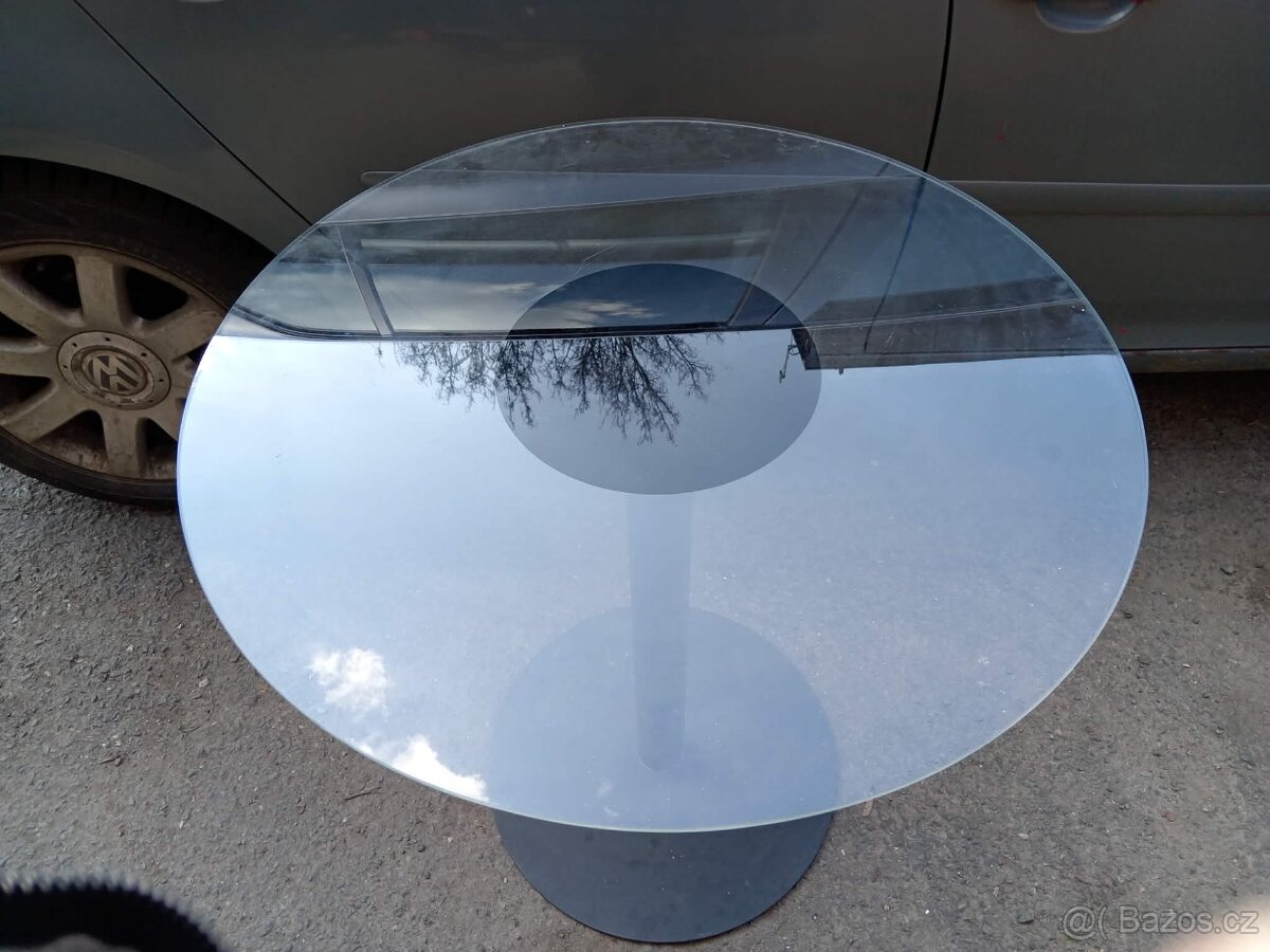 Kulatý odkládací stolek - 6