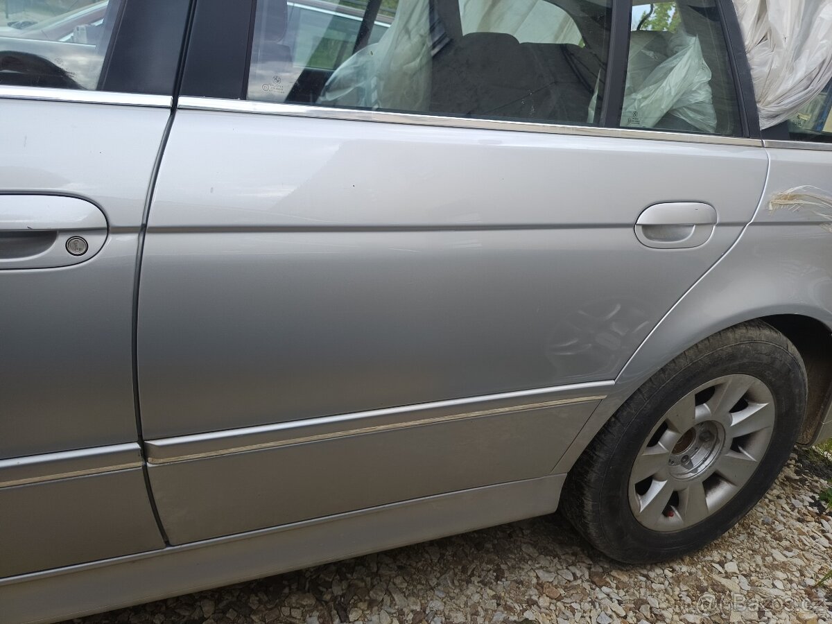 BMW E39 - dveře boční různých barev bez koroze - 6