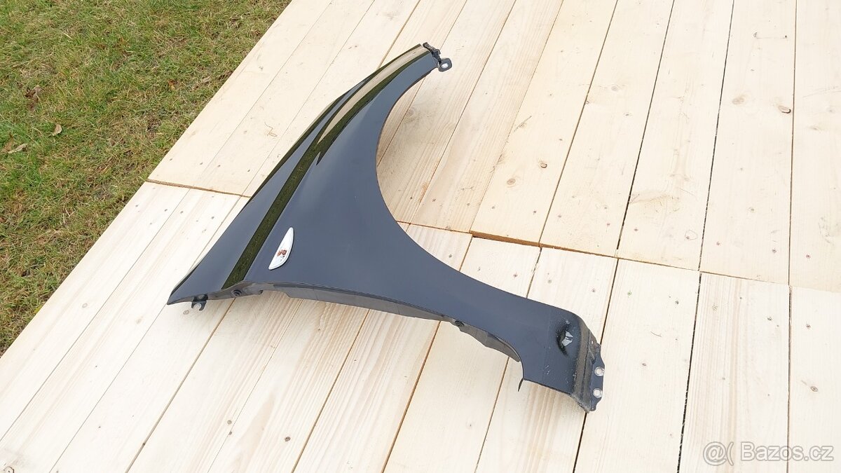 HYUNDAI i20 Blatník PP černý - 6