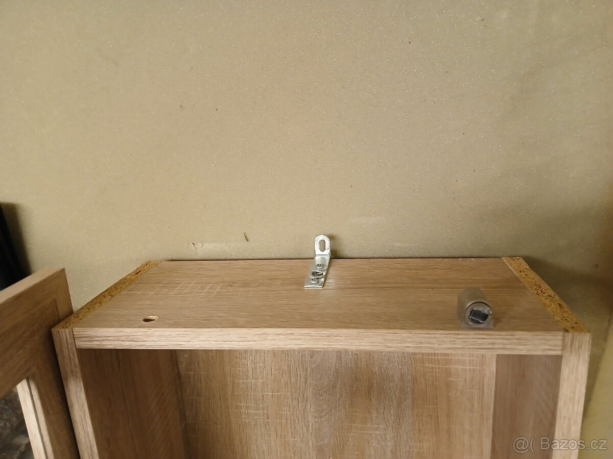 Vitrína závěsná 169x42x18cm - 6