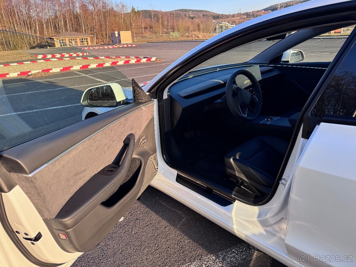 Tesla Model 3 Long Range AWD - 6