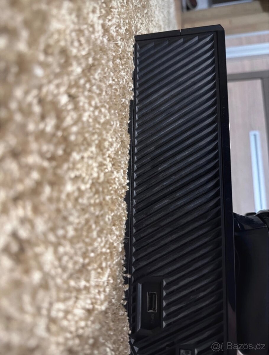 Xbox one 365gb + xbox ovladač - 6