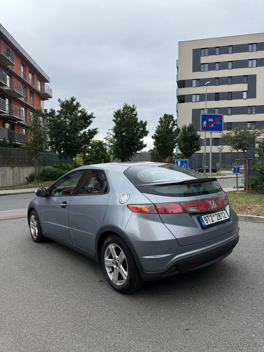 Honda Civic 8, 1.4 benzin - 6