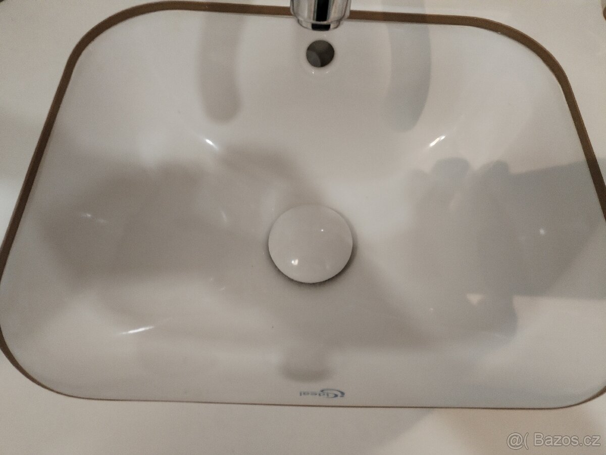 Koupelnová skříňka včetně umyvadla - 6