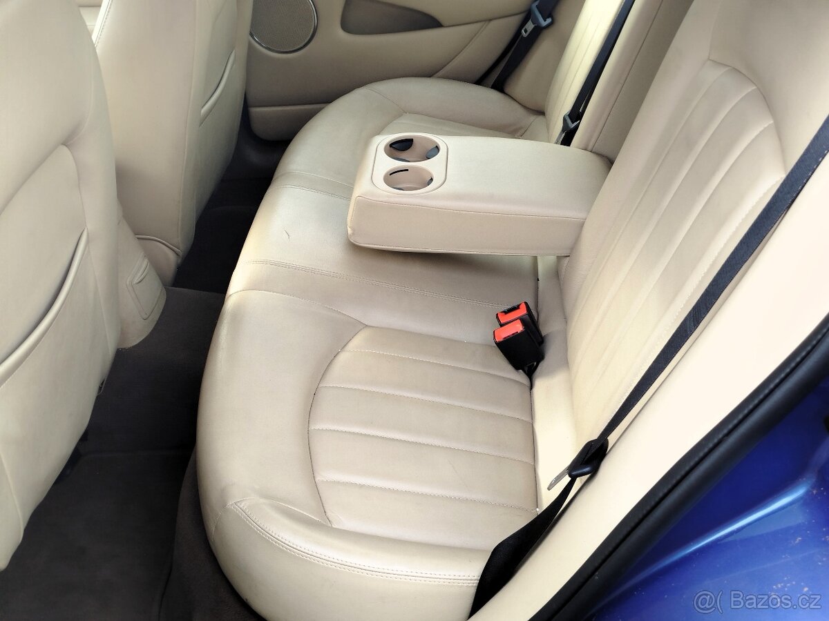 Jaguar X-Type, 2.5 V6 AWD - 6