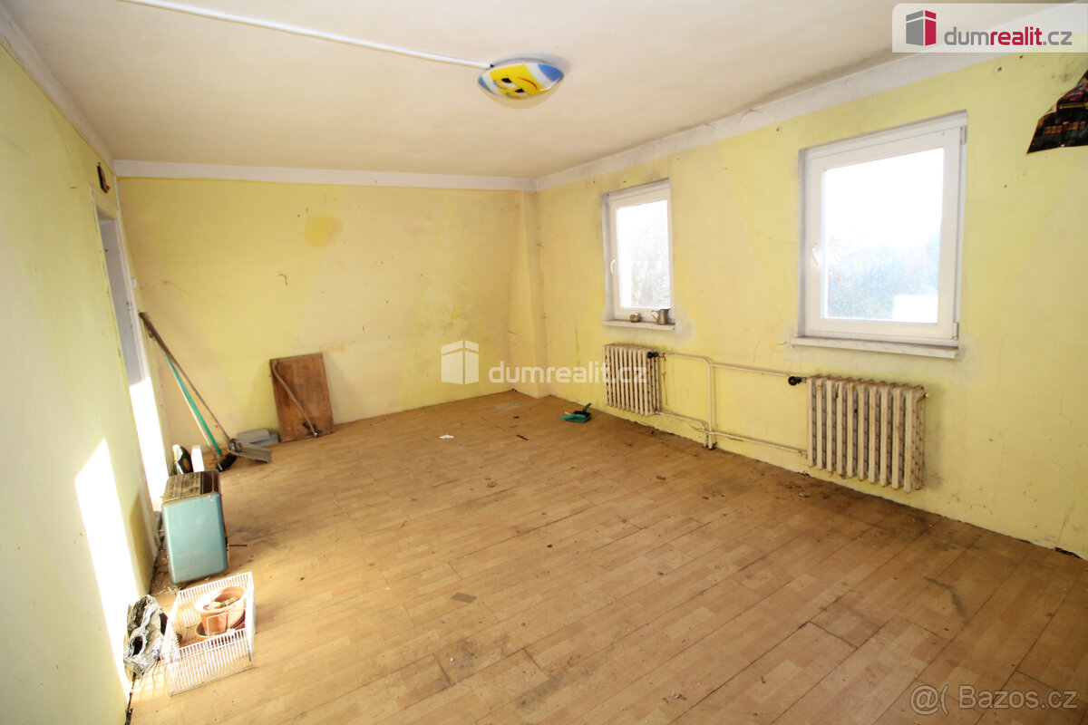 Zemědělská usedlost se dvěma rodinnými domy, stodolou, garáž - 6