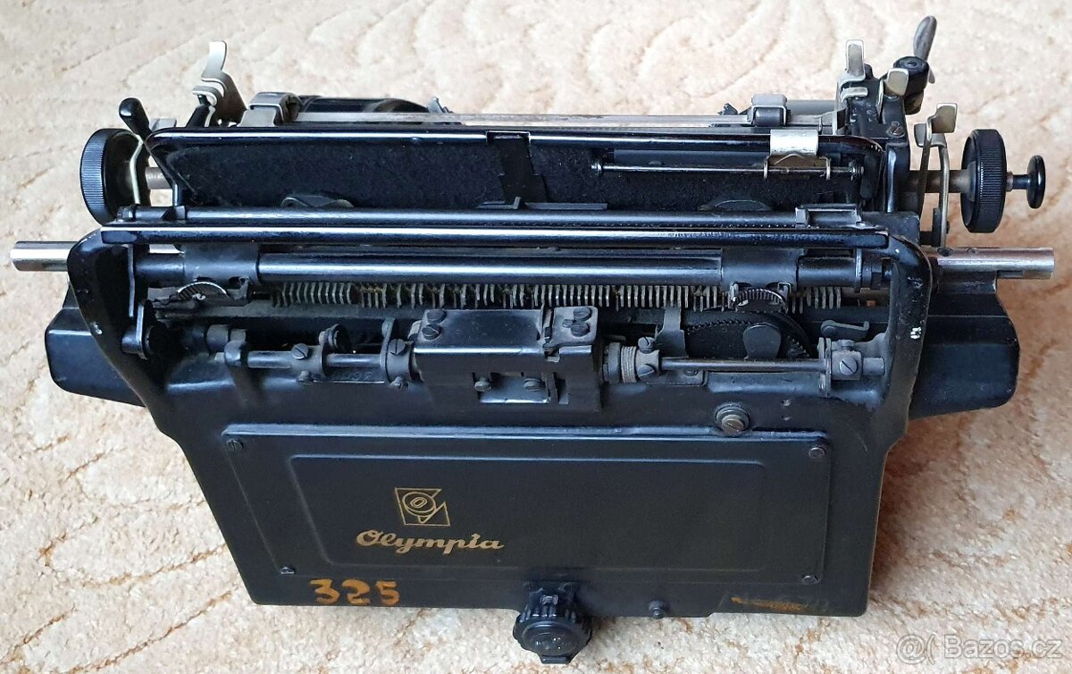 Starožitný psací stroj Olympia - 6