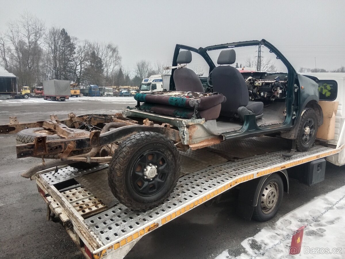 Toyota hilux 2.5 d-4d - 6