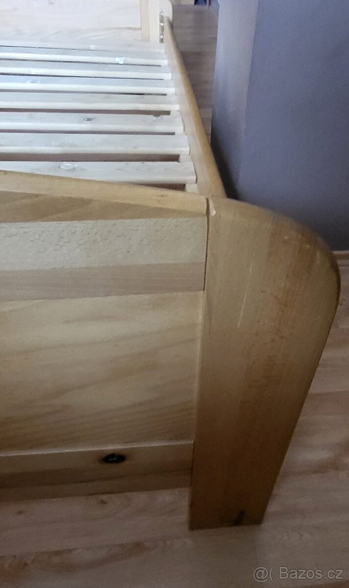 Dřevěná manželská postel - 6