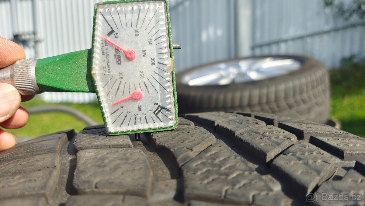 18" sada zimní pneu 245/50/18 všechny min 6mm vzorek SLEVA - 6