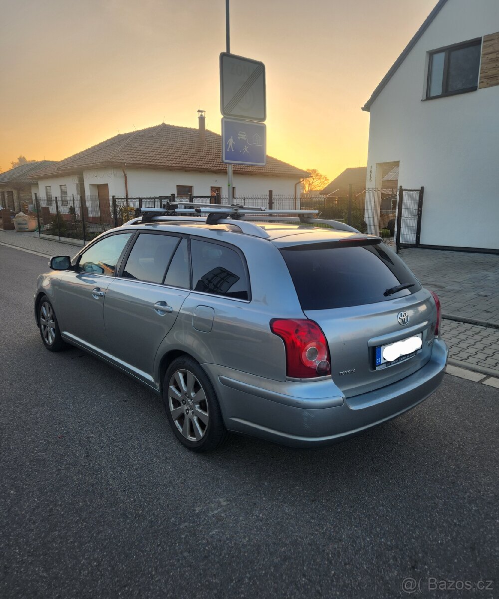 Toyota Avensis 2.2D Top Stav - 6