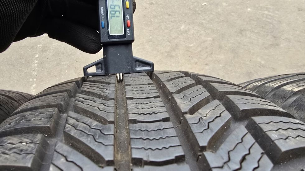 Zimní pneu 205/60/16 Continental - 6