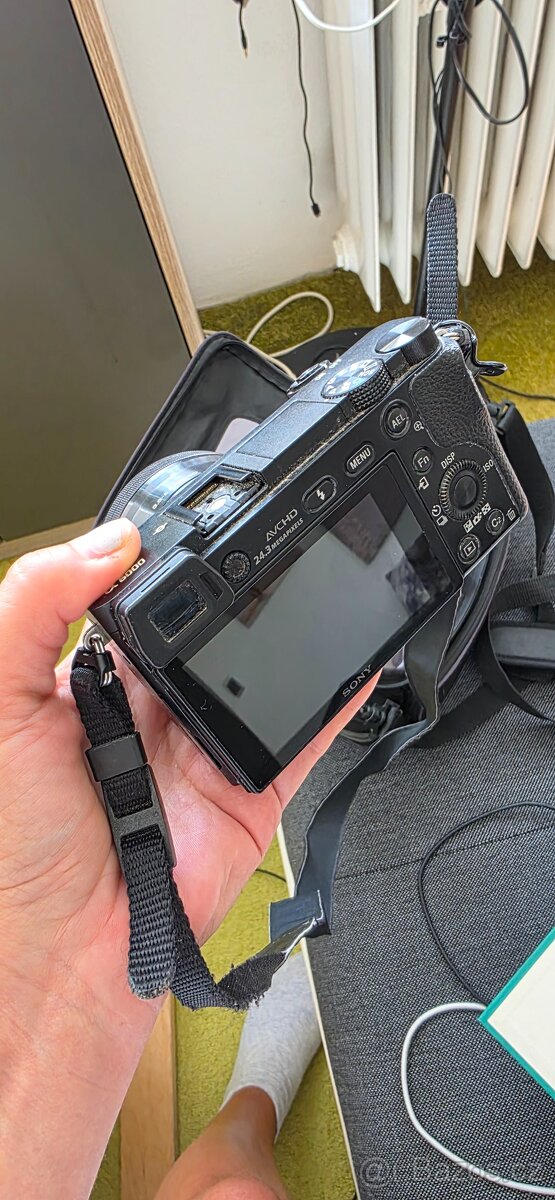 fotoaparát s příslušenstvím - 6