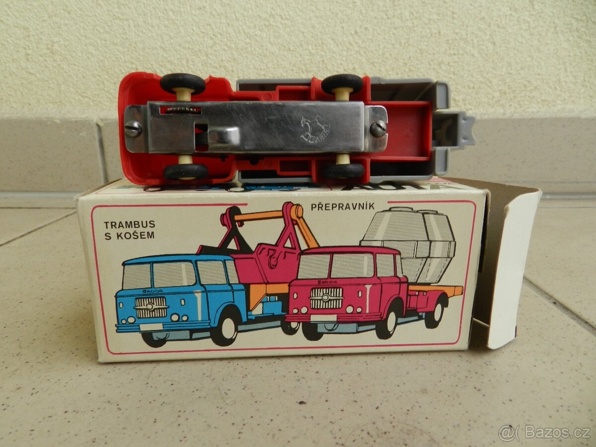 TRAMBUS ŠKODA 706RT KUKA IGRA 70. léta - ČSSR - 6