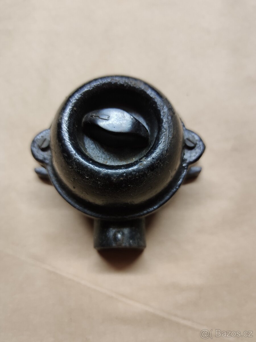 Zásuvky, zástrčky - 6