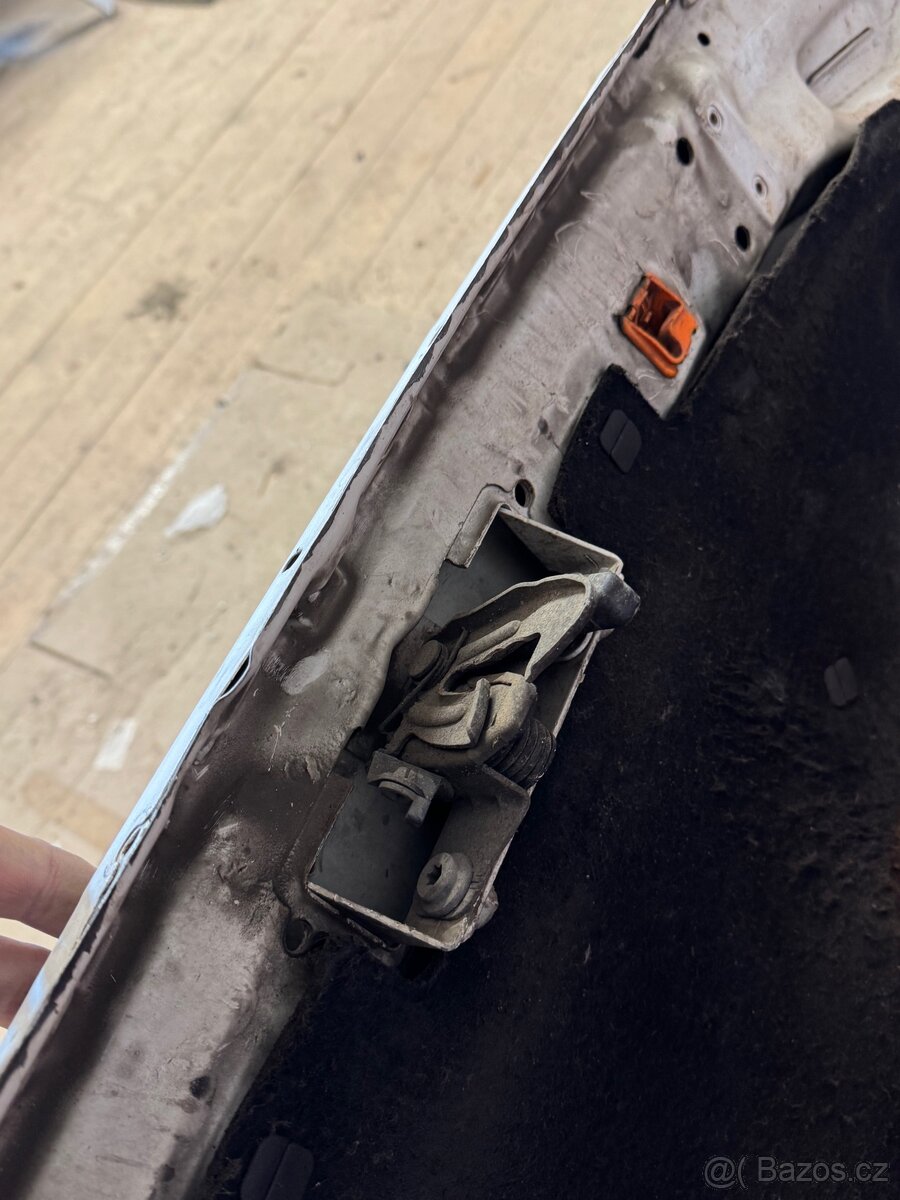 Škoda Felicia, kapota - 6