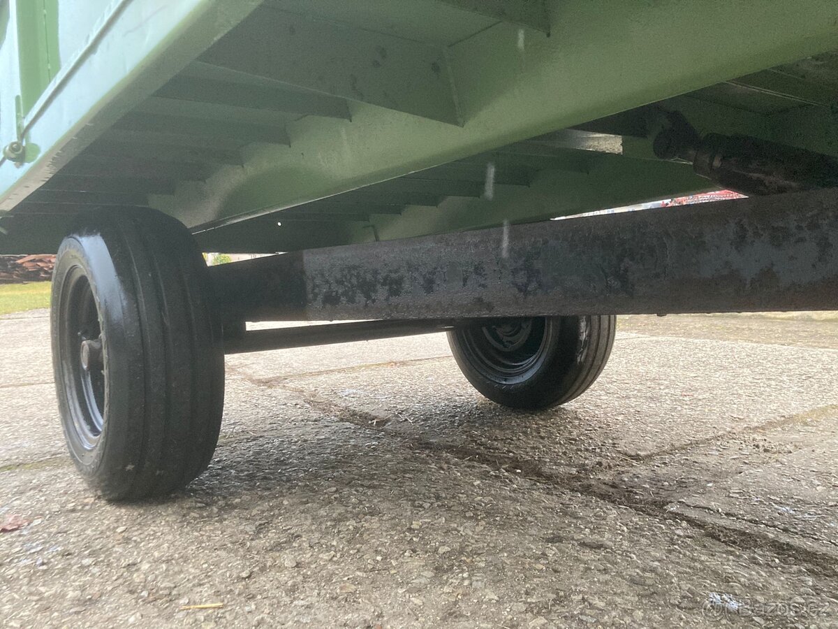 Přívěs za traktor sklopný - 6