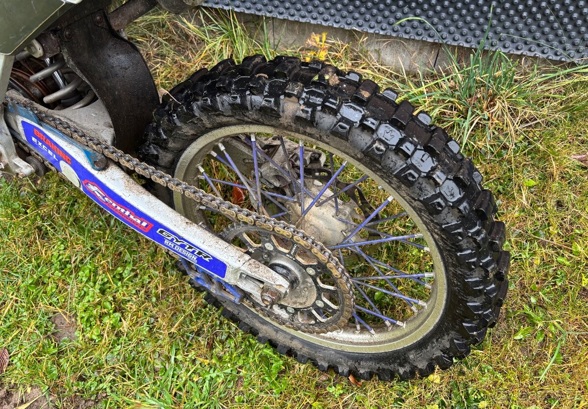 Yamaha YZ 125 - 6