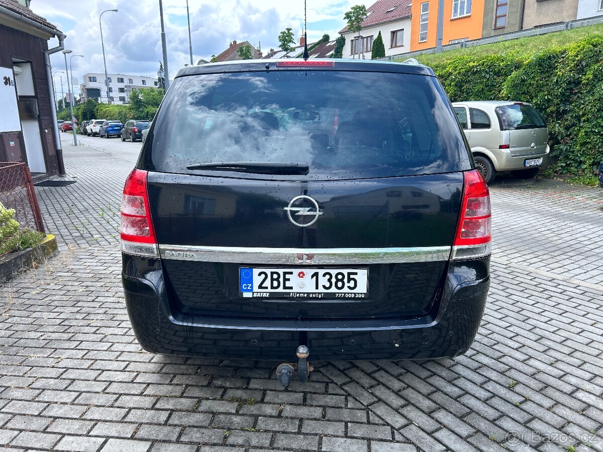 Opel Zafira B 1,8 103 kW, xenony, 253.000 km, černá - 6