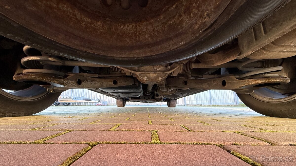 Mercedes-Benz Viano //2.2CDi//110kW//8MÍST//BEZ KOROZE// - 6