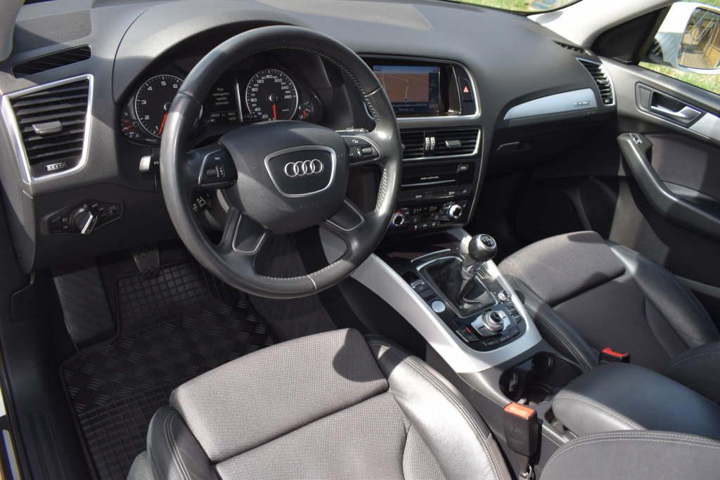 Audi Q5 2.0 TFSI S-Line Quattro MANUÁL TAŽNÉ Bi-Xenony záruk - 6