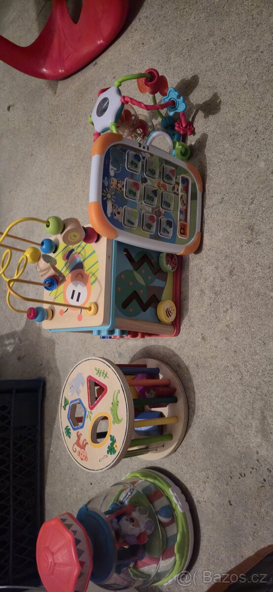 Hromada dětských hraček - 6