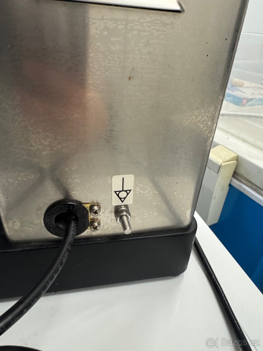 Prodám mlýnek na kávu zn. Rancilio - 6