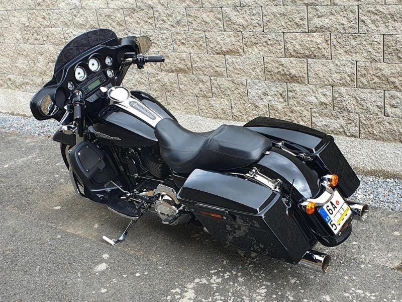 Harley Davidson FLHX Street Glide - 6