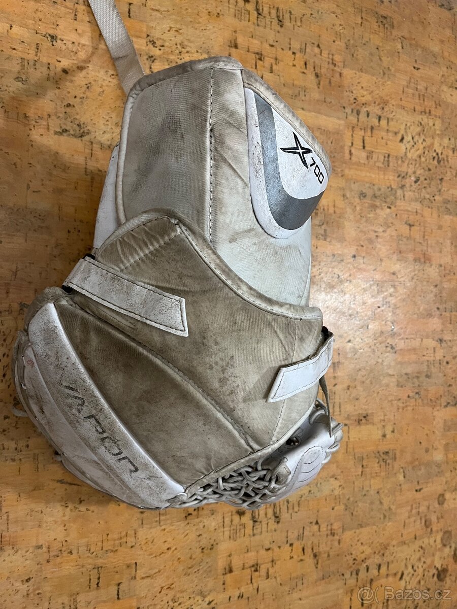 hokejová brankářská lapačka značky Bauer, model Vapor X700. - 6